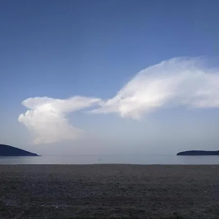 House 2 아파트 Néa Péramos