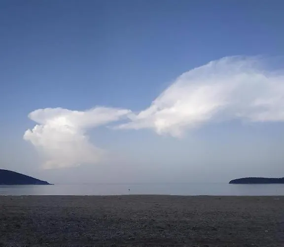 House 2 Apartament Néa Péramos